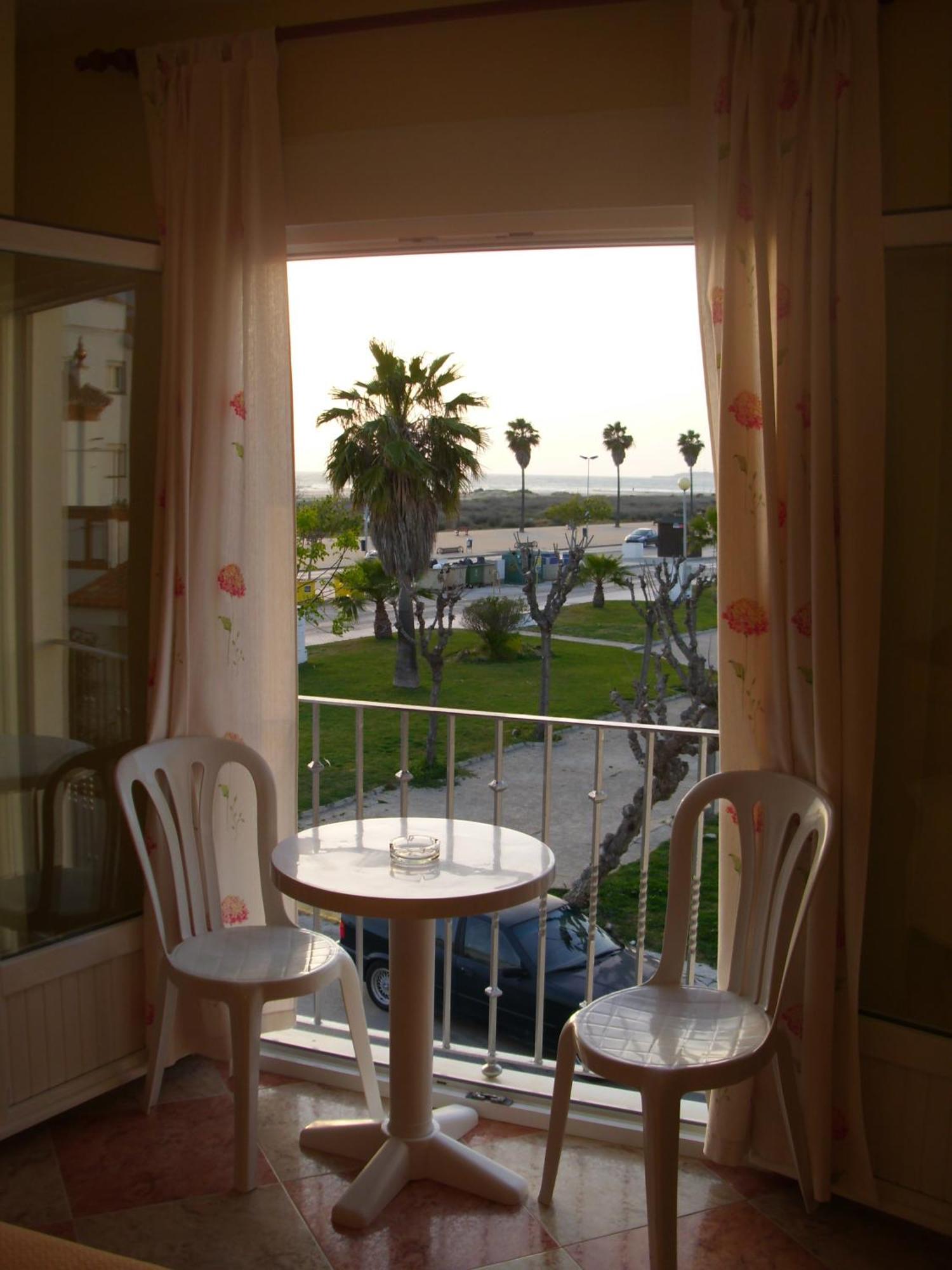 Hostal Sonrisa Del Mar Conil De La Frontera Exterior photo